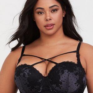 Torrid strappy strapless bra (Red) 50C